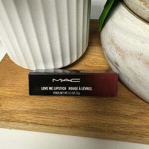 MAC Cosmetics Love Me Lipstick -408 Bated Breath